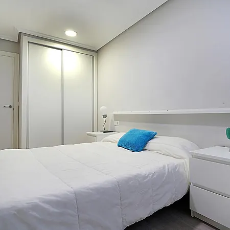 Apartment En El Centro De Con Parking Vigo
